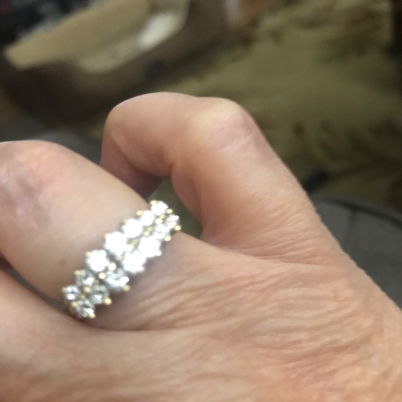 Anniversary ring - Picture 1 of 1
